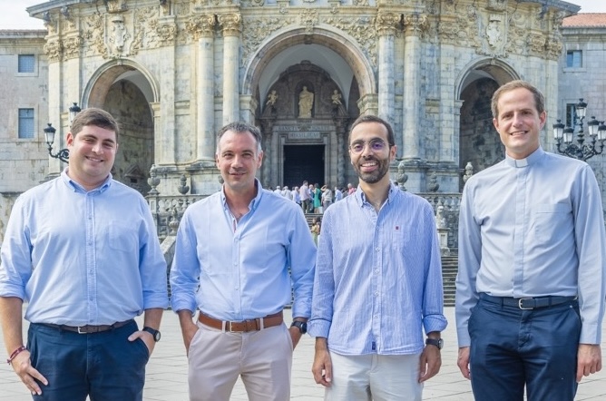 EQUIPO PASTORAL VOCACIONAL SJ ESPAÑA 2026-11 en tamaño grande copia